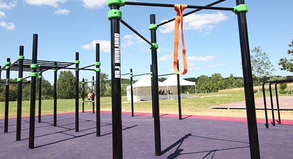 Aire de Street workout colorée à Savigny le Temple, Seine et Marne