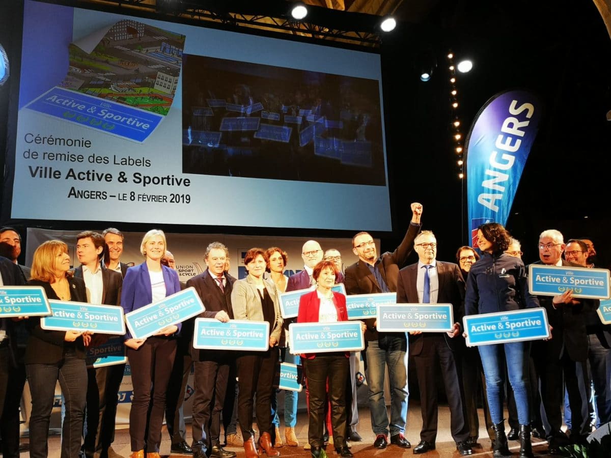 3-lauriers-ville-active-sportive Maires et Élus lors de la cérémonie de remise des Labels Ville Active & Sportive 2019