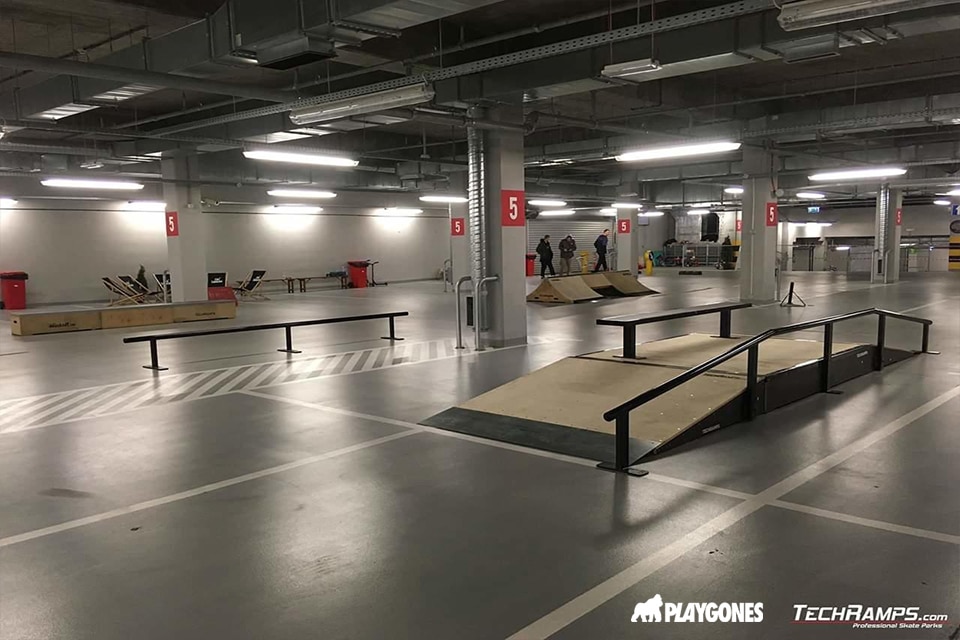 Un parking réhabilité en skatepark en bois