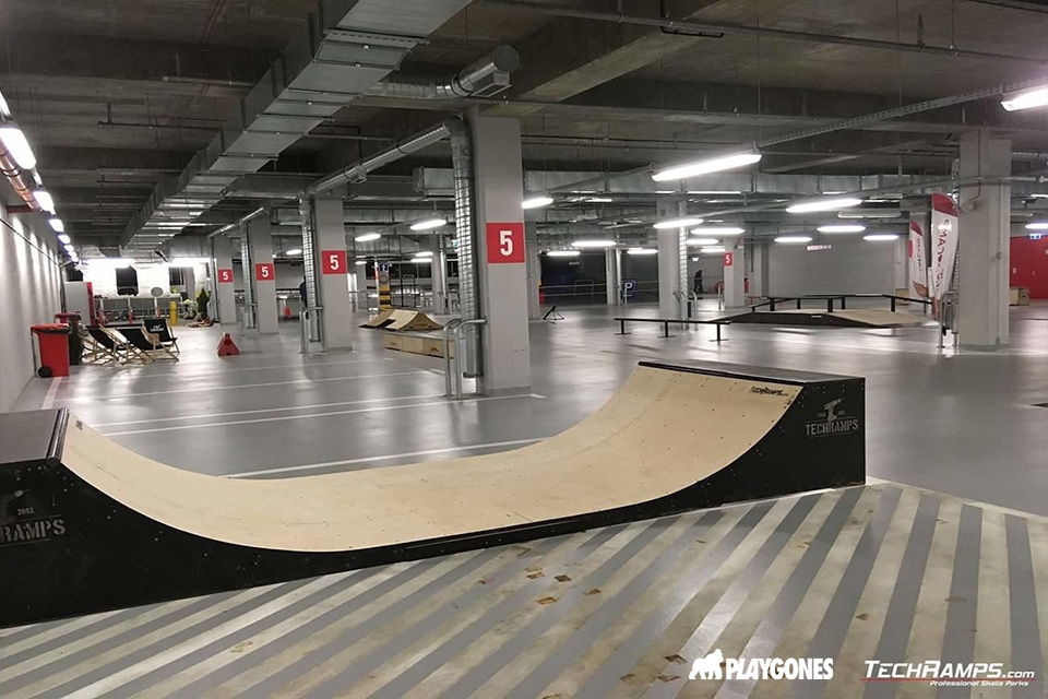 un parking réhabilité en skatepark