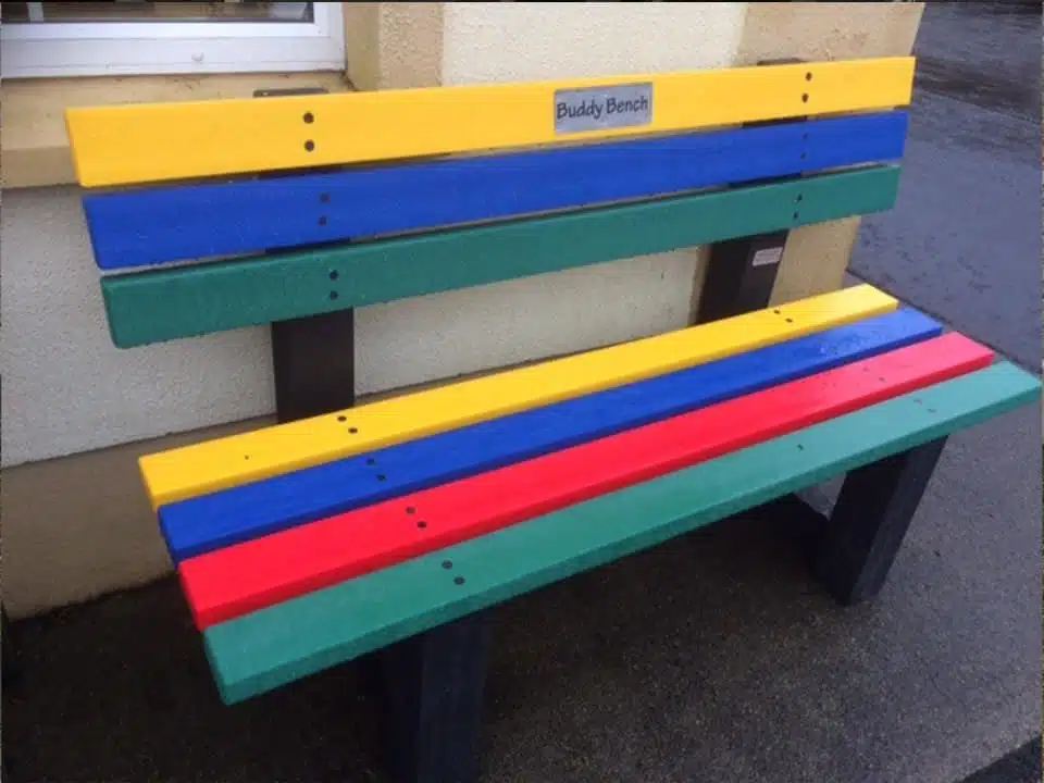 banc de l'amitié coloré