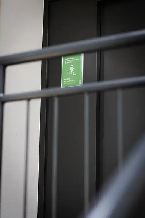 escalier-maison de santé-affiche-1
