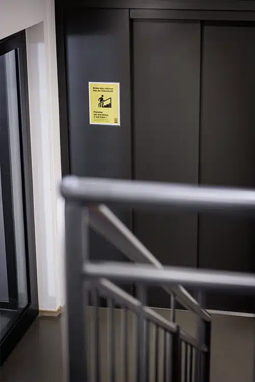 escalier-maison de santé-affiche-3