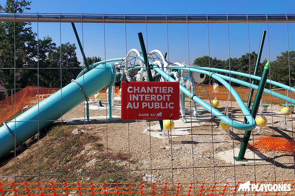 chantier-interdit-au-public-panneau Grandes structures et aires de jeux iconiques sur mesure