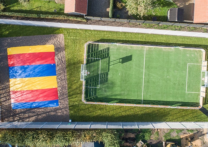 Trampoline gonflable géant sans ressort sécurisé