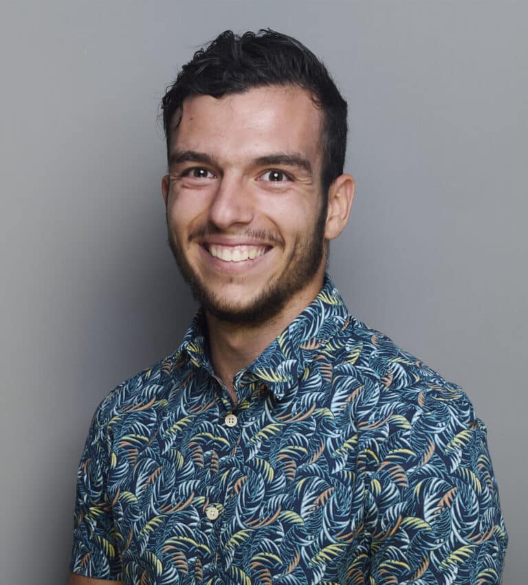 Yann BALLESTER, Assistant commercial chez Playgones