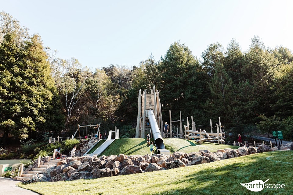 aire-de-jeux-relief-naturel-earthscape-toboggan aire-de-jeux-relief-naturel-earthscape-toboggan