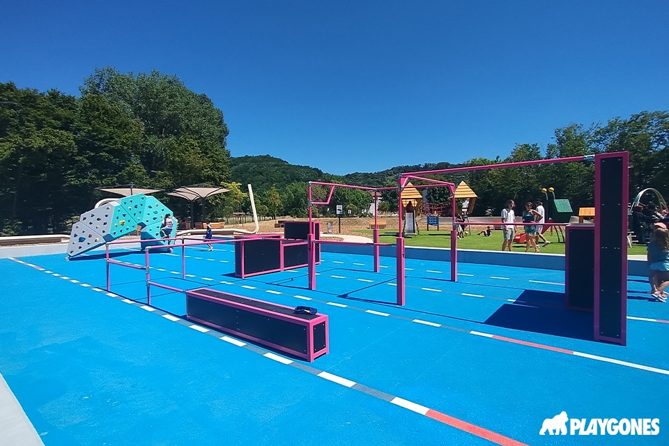 espace-sports-urbains-escalade-parkour-inauguration Espace de sports urbains avec zone de parkour et bloc d'escalade