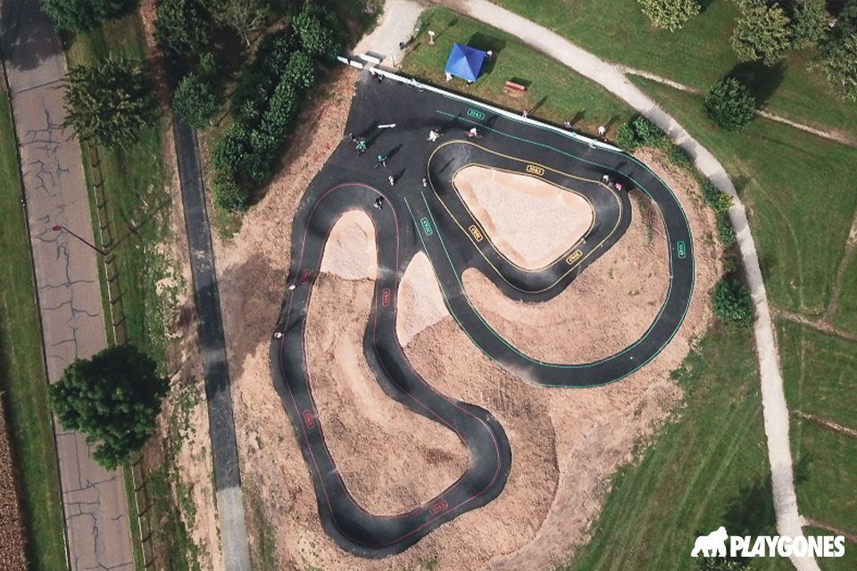 pumptrack en enrobé vue du ciel