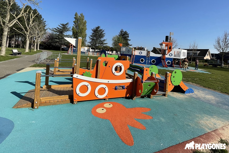 aire de jeu pour petits enfants à Teteghem dans le Nord de la France