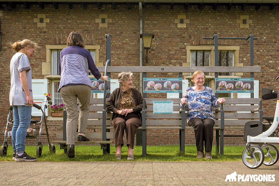 Banc actif Ipitup conçu pour encourager l’activité physique douce en EHPAD