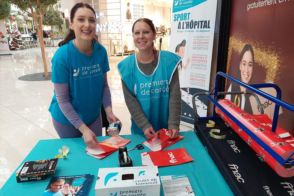 2 benevoles de premiers de cordés l'association sport hopital