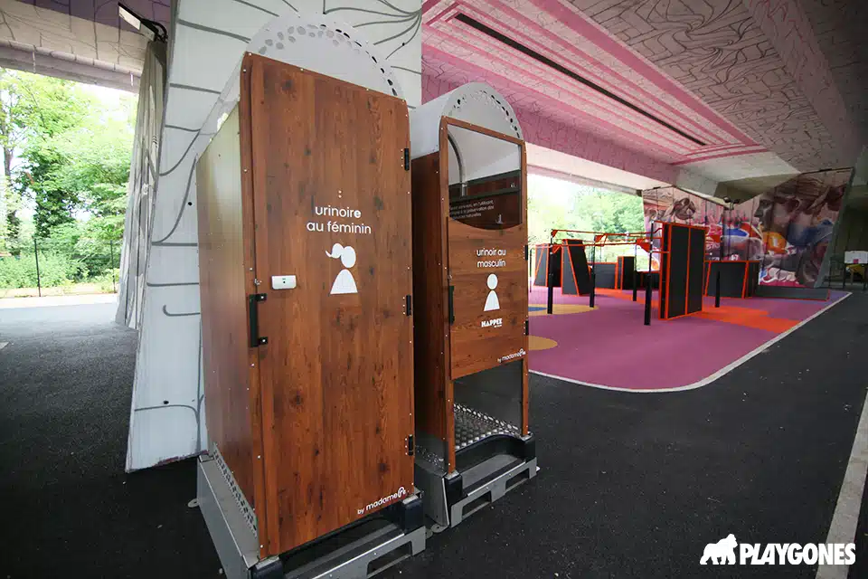 urinoire feminin de chez madame pee, la solution de toilette feminine