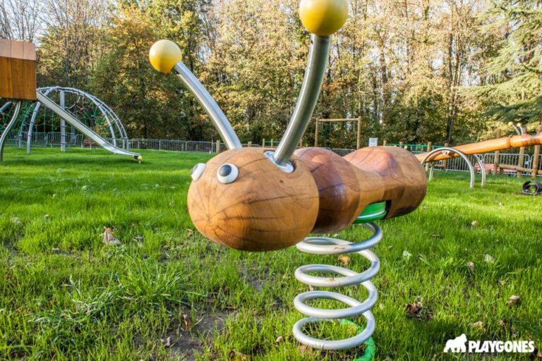aire de jeux parc Survilliers jeu ressort abeille bois 768x512