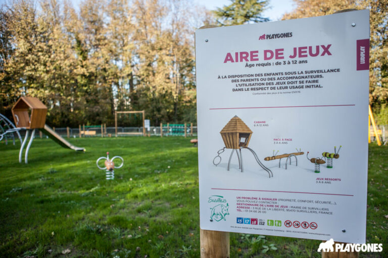 aire de jeux parc Survilliers panneau information 768x512