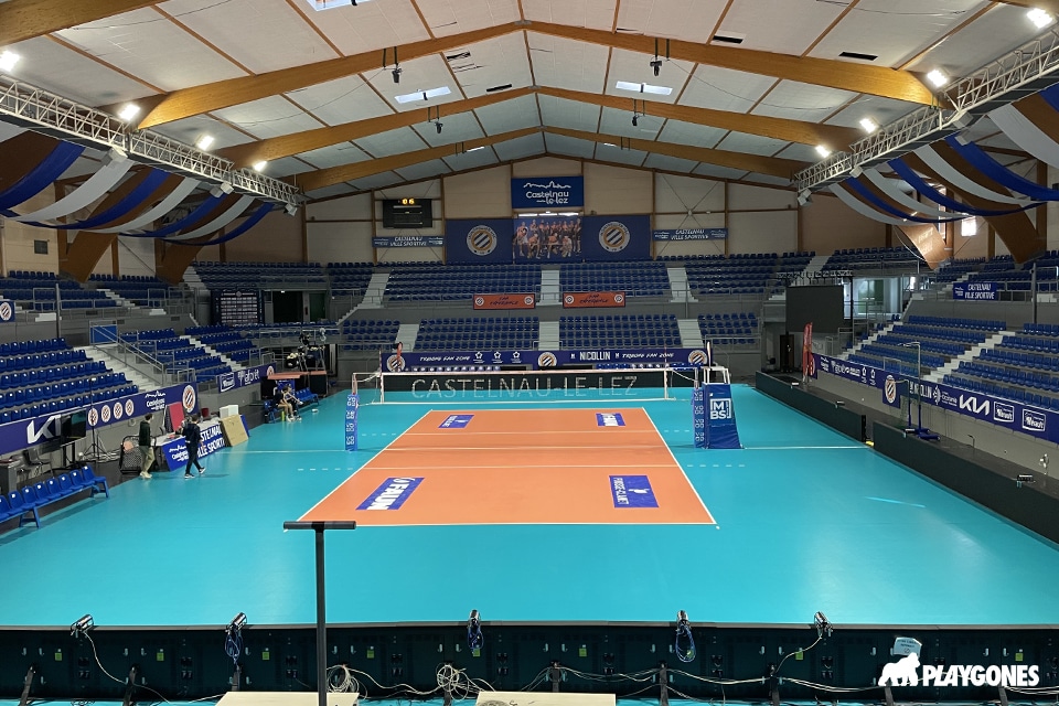 Terrain de volleyball de Castelnau-Palais-des-sports-Chaban-Delmas Terrain de volleyball de Castelnau-Palais-des-sports-Chaban-Delmas