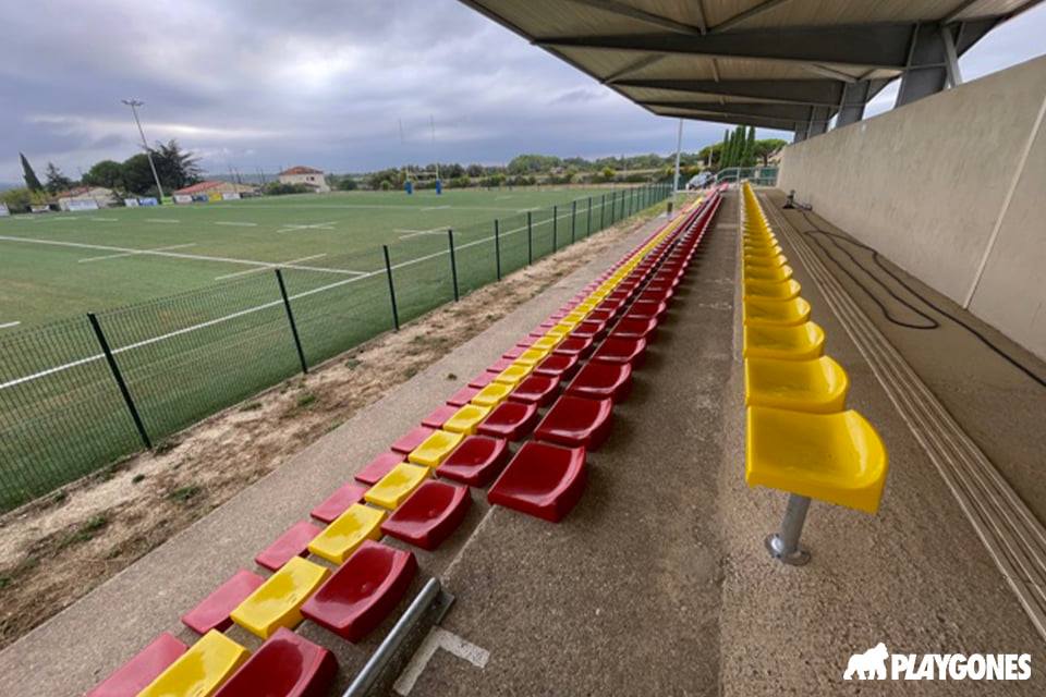 Rugby Club Uzès- tribunes équipement et amenagement d un stade de rugby a Uzes par Playgones