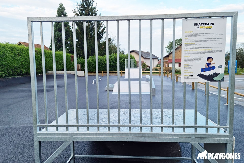 panneau d'information du Skatepark de Bizonnes