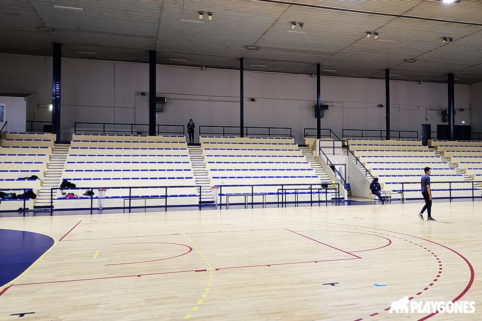gymnase-tribunes et tracés de basket