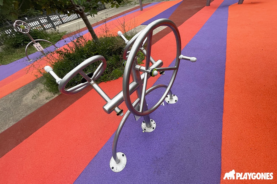 cheminement-acces-epdm- Sols adaptés et cheminements accessibles sur une aire de fitness