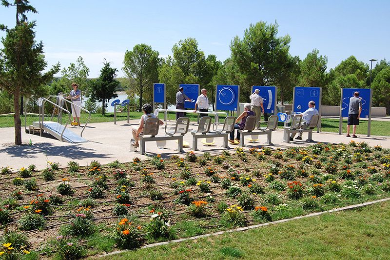 Fitness outdoor adapté aux séniors Un parc d'activités physiques dédiées aux seniors