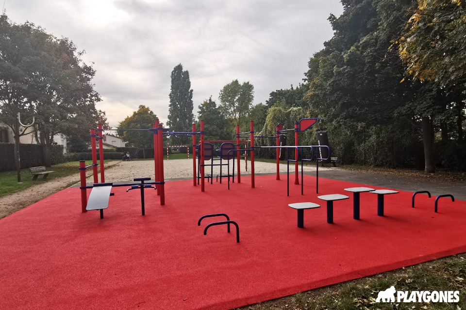 sol-epdm-street-workout Sol epdm rouge sous des agrès de street workout