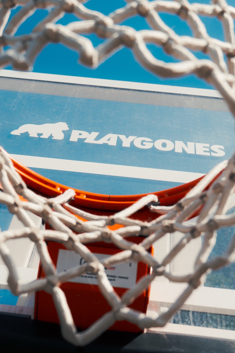 Sports collectifs — terrain de basketball réalisation Playgones Sports collectifs, terrain de basketball réalisation Playgones, surface EPDM et panneaux basket homologués