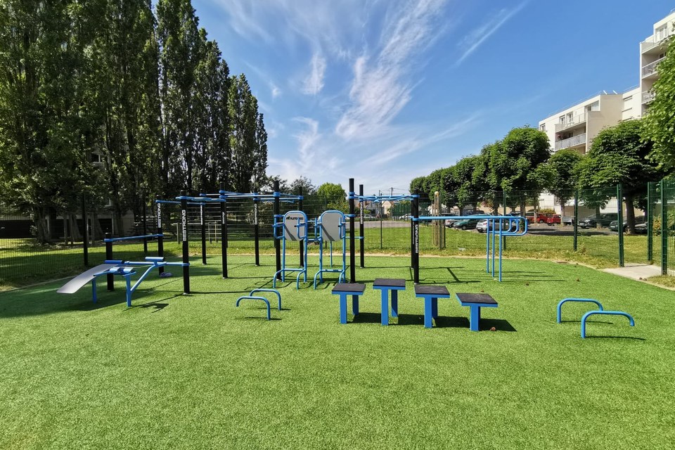 Modules de fitness extérieur pour collectivité, vélo elliptique et rameur outdoor, installation Playgones