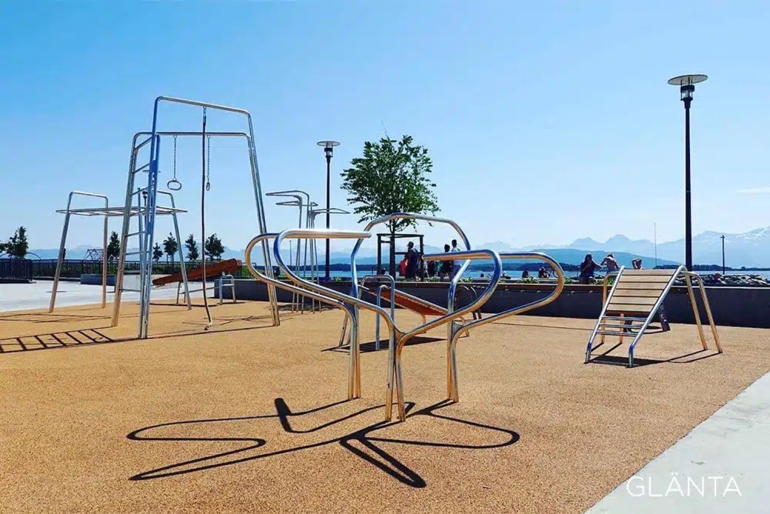 Espace de fitness Glänta installé au bord de l'eau
