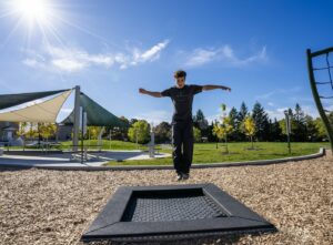 Modules rebondissants Fitness Bouncers Trekfit, fitness extérieur installé en espace public