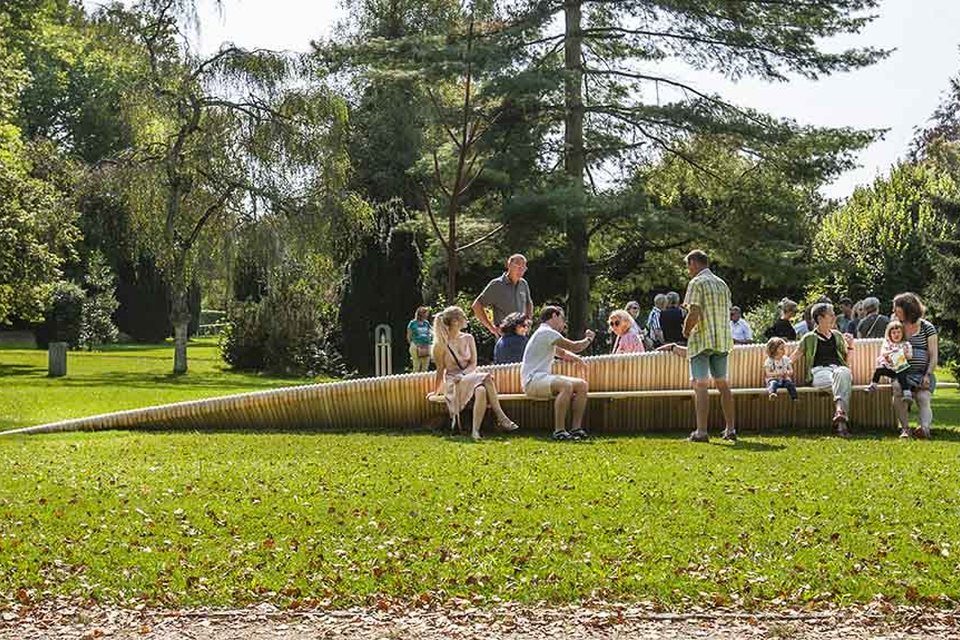 Réalisation MoveArt, mobilier sculpture en bois en espace public