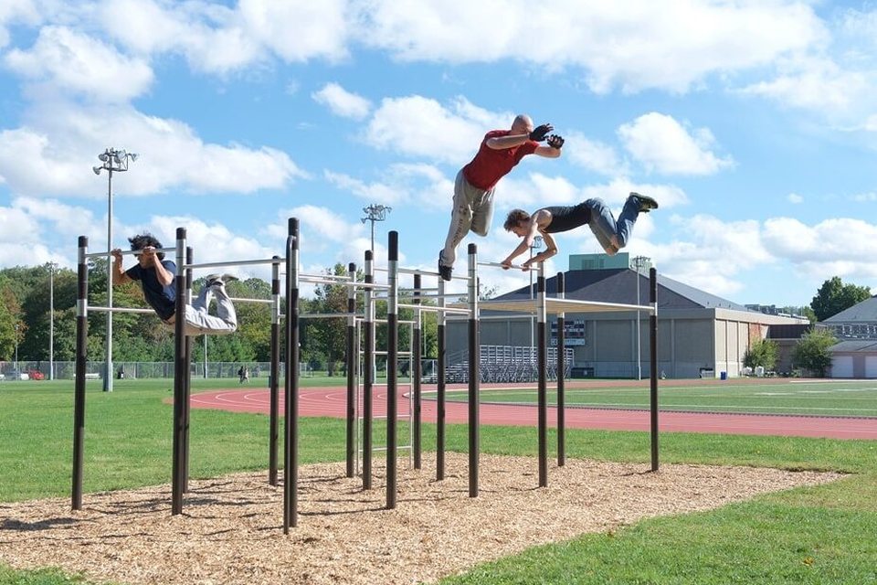Station de calisthénie Trekfit, entraînement parkour en plein air