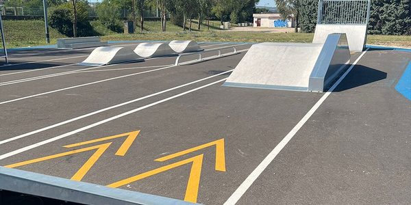 Aires de jeux et équipements sportifs Playgones en Auvergne-Rhône-Alpes