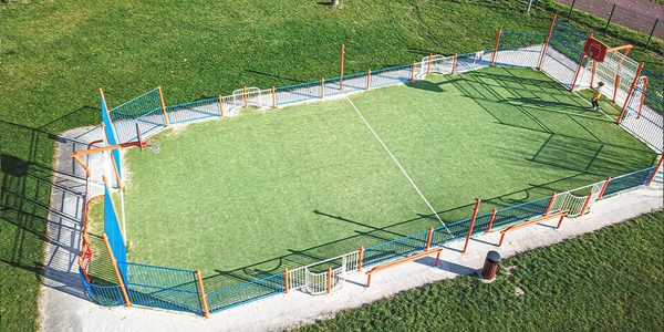 Aires de jeux et équipements sportifs Playgones en Centre-Val de Loire