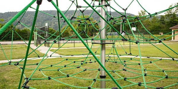 Aires de jeux et équipements sportifs Playgones en Nouvelle-Aquitaine