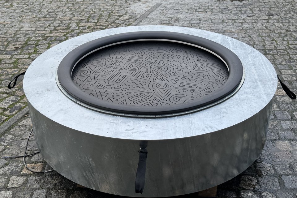 Cadre acier galvanisé à chaud d'un trampoline enterré Lapta